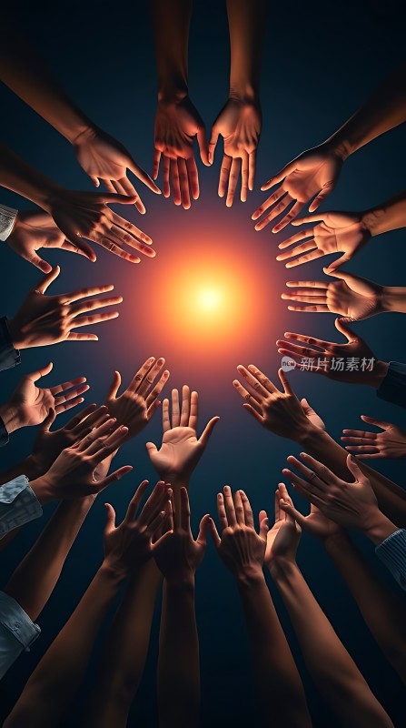 众手托起希望之光