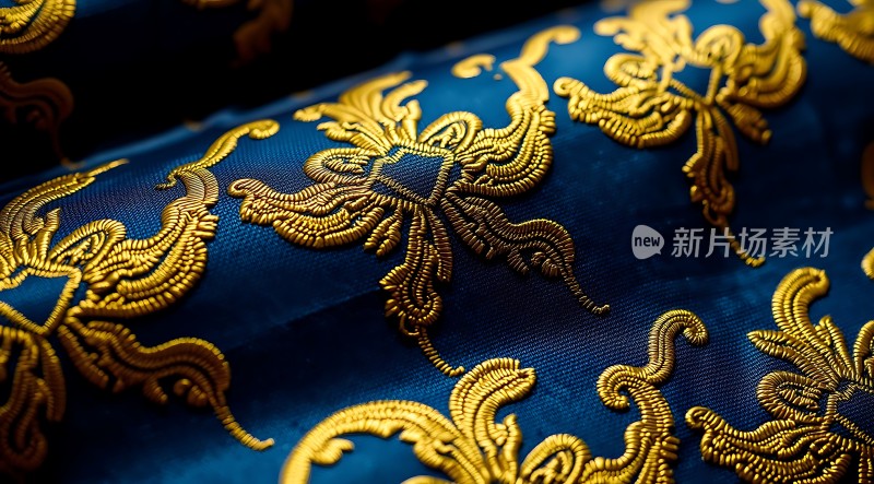 金色刺绣花纹布料特写