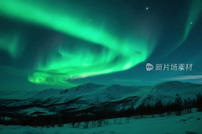 极光雪地夜景
