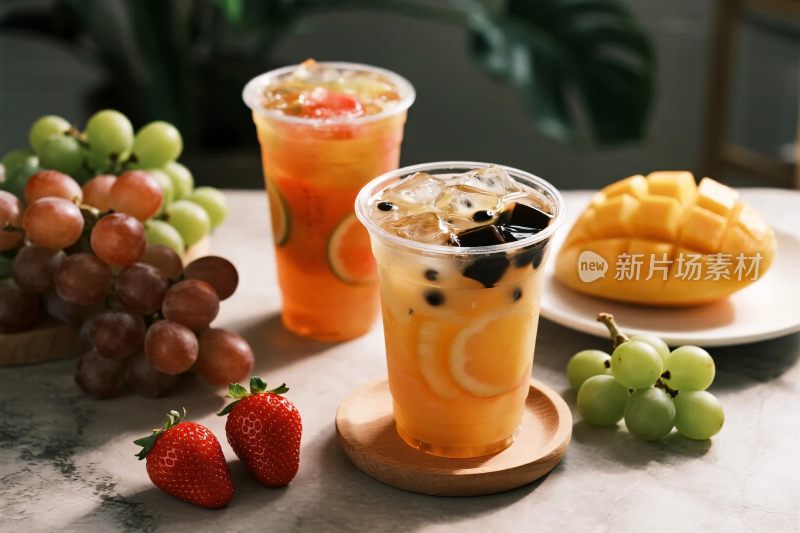 水果饮品与新鲜水果