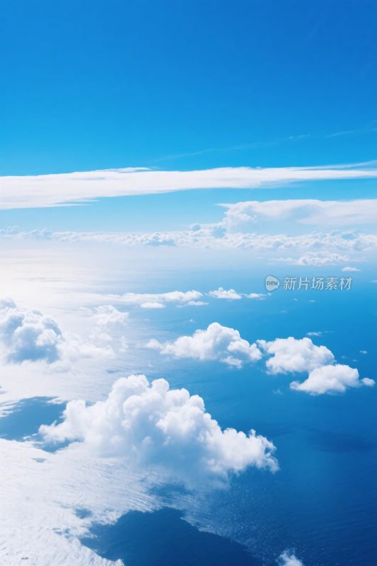 高空云朵与蓝天