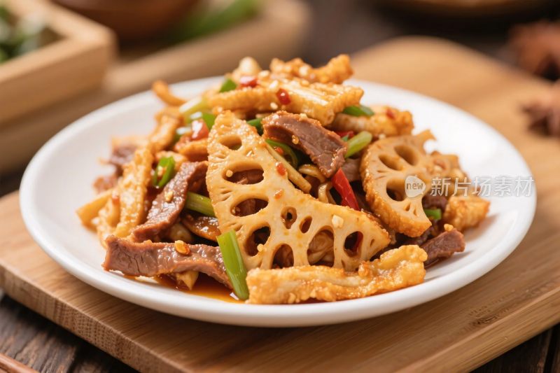 莲菜炒肉美食展示