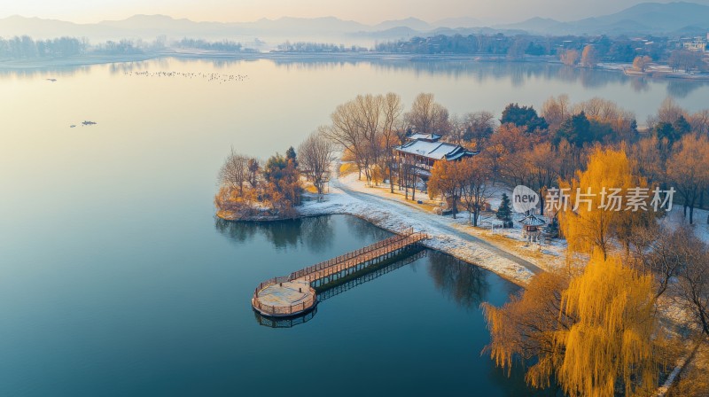 秋季湖泊景色