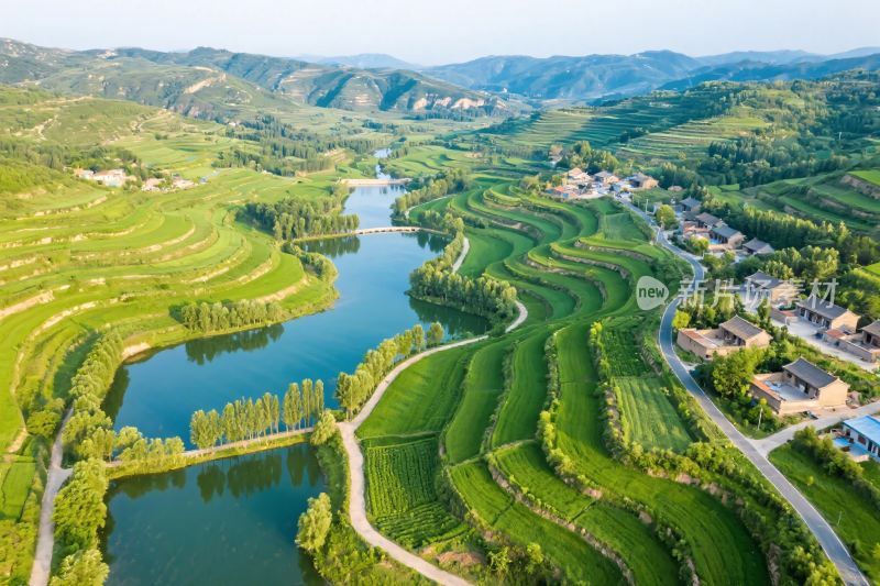 山水梯田乡村风景
