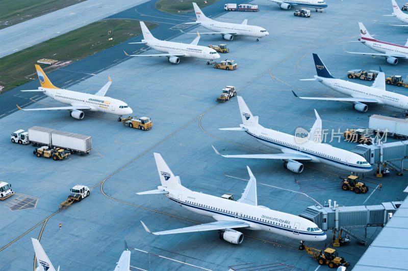 机场停机坪与飞机