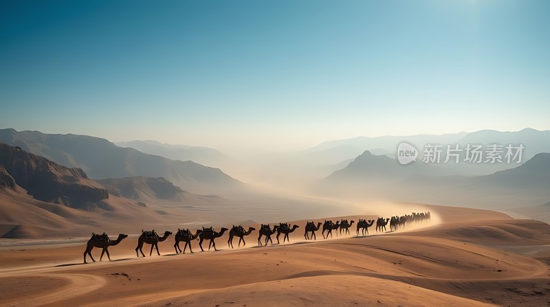 驼队穿越金色沙漠
