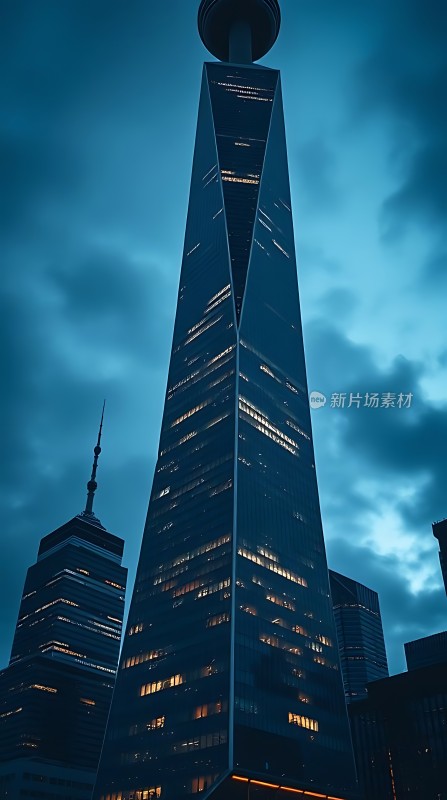 摩天大楼夜幕下的璀璨光芒