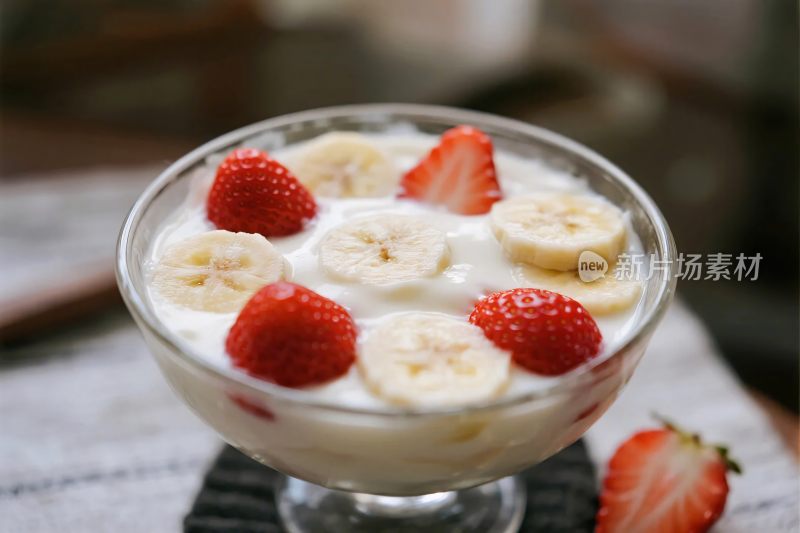 水果酸奶碗特写
