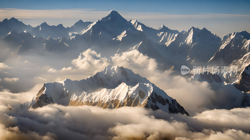 雪山照片日出阳光山峰云海自然生态环境风景