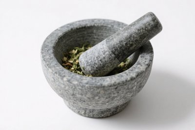 研钵与杵及草本