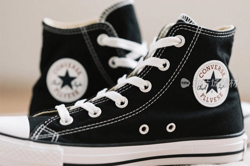 黑色高帮鞋