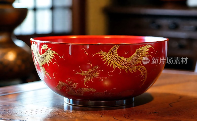 红色龙纹瓷碗