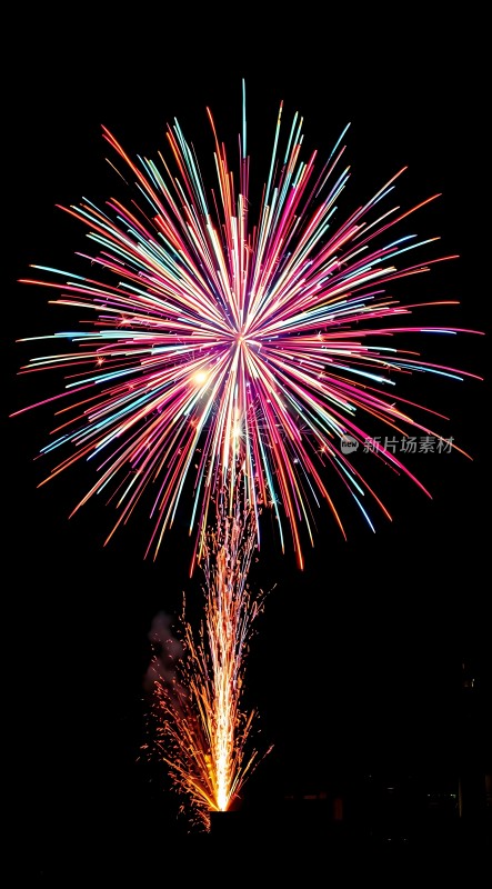 夜空烟花绽放色彩斑斓光芒四射