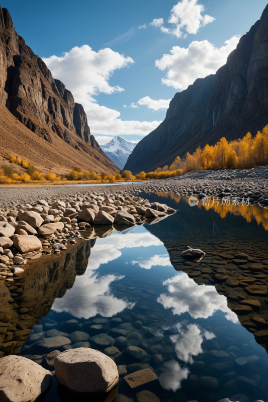 山倒映在河水的静水中高清风景图片