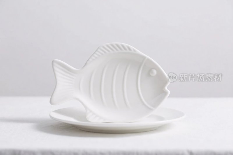 鱼形陶瓷摆件
