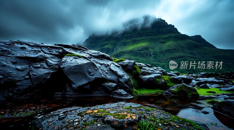 雨后山间绿意盎然