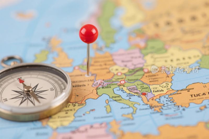 地图指南针与图钉