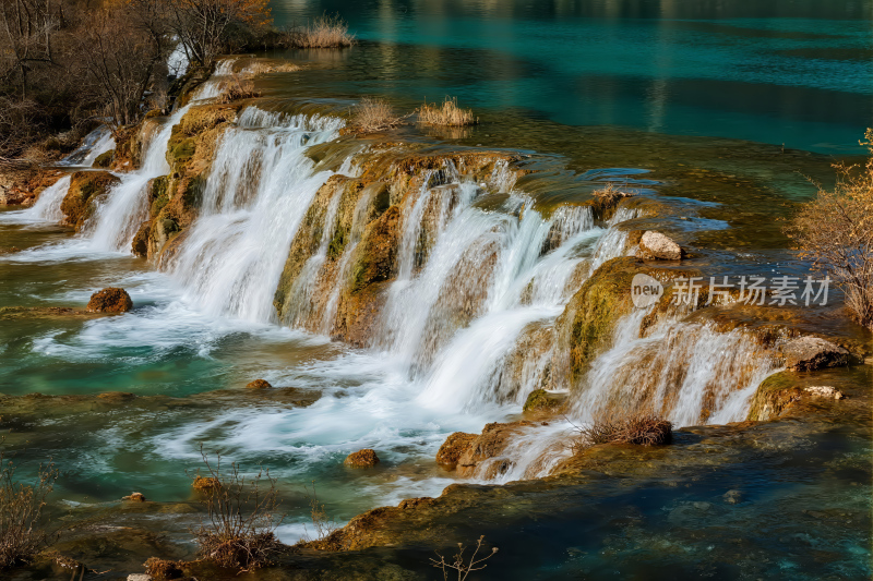 九寨沟瀑布水流景观