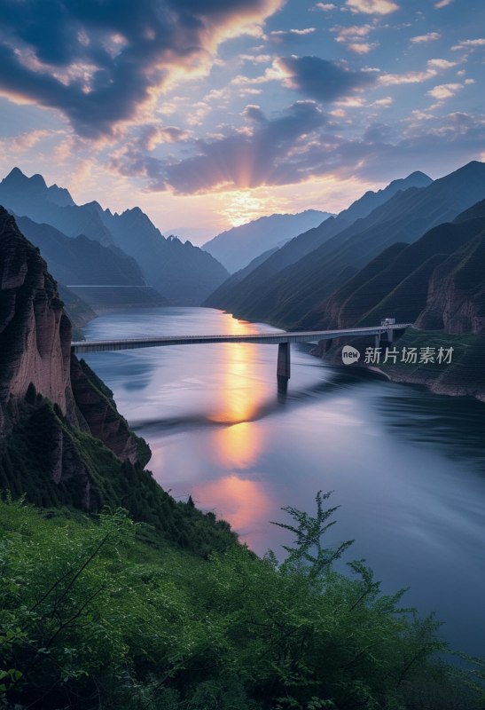 刘家峡水库大桥夕照