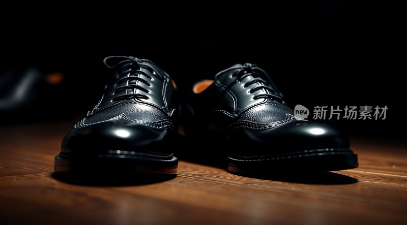 黑色皮鞋映衬下的优雅与经典