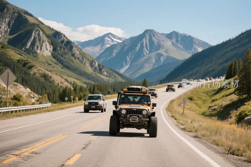 公路上行驶的多辆越野车