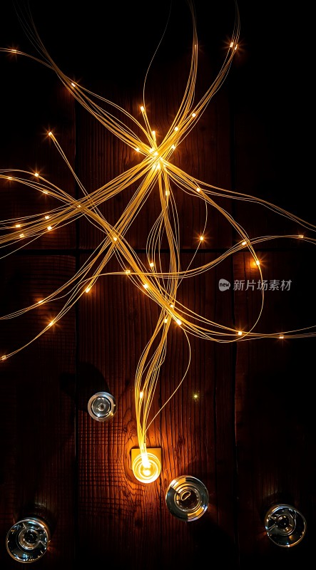 光纤灯饰下的温馨夜色