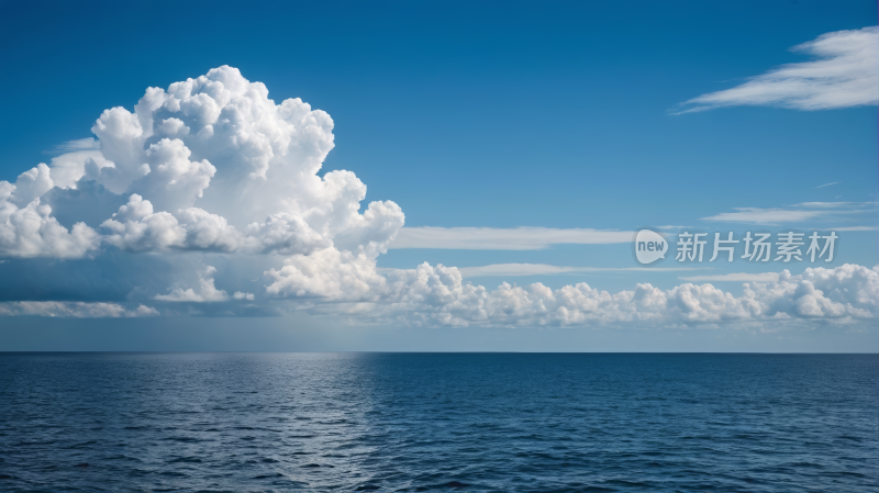 海洋上空有一片大云风景图片