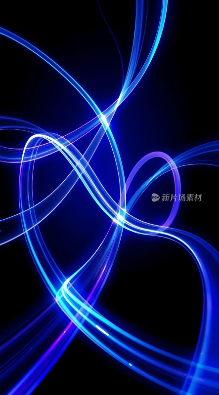 蓝色光束交织的神秘夜空