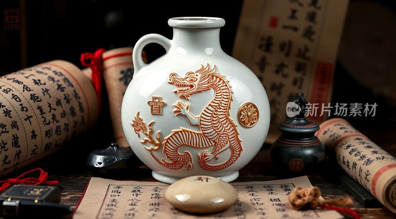 古风白瓷酒壶龙纹设计书法背景文化氛围浓厚