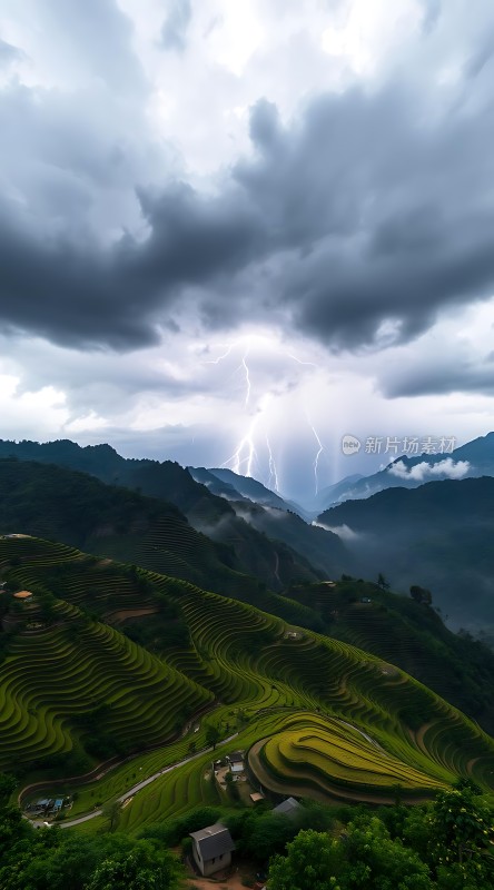 梯田闪电奇观