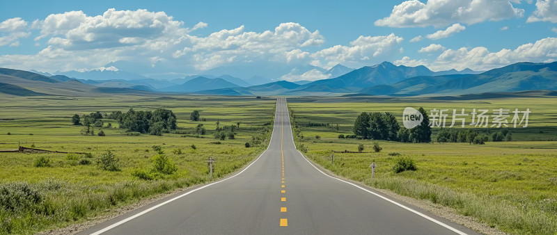 草原公路自然风光远山风景图