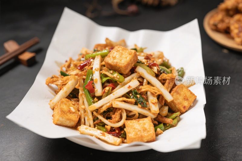 中式豆腐炒蔬菜菜品