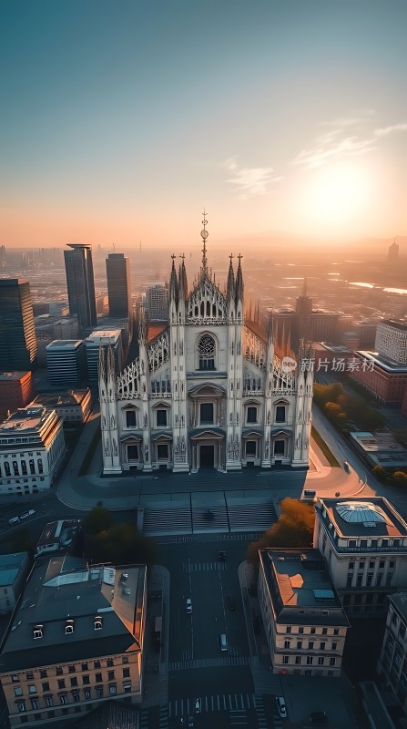 米兰大教堂日出全景