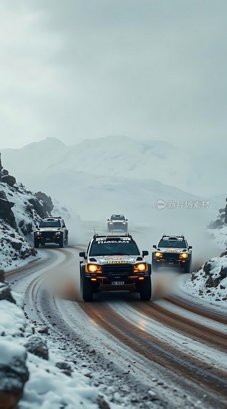 雪地竞速越野车手挑战极限