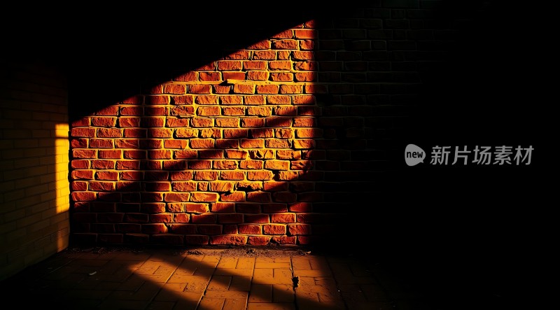 阳光下的红砖墙
