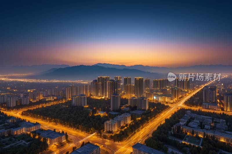 夜晚看到一座城市远处一座山高清背景图片