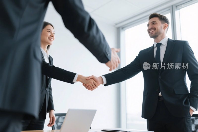 商务握手合作场景