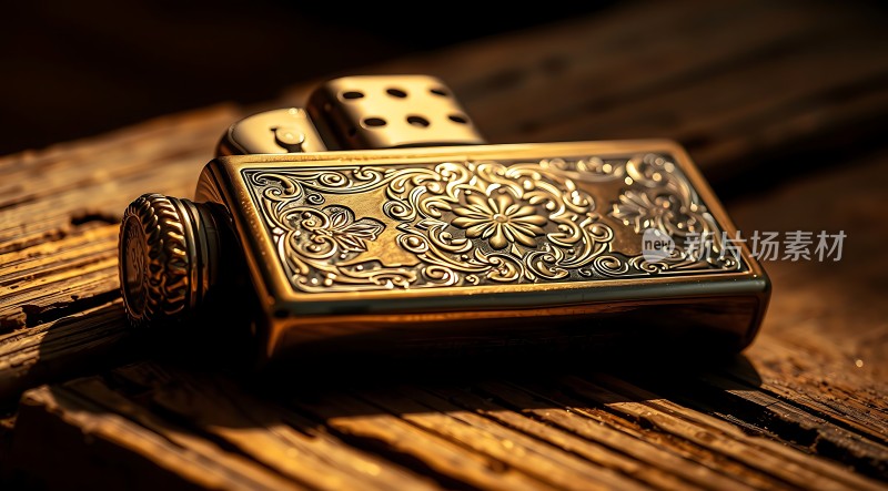 精致打火机金属雕花设计置于木制背景上