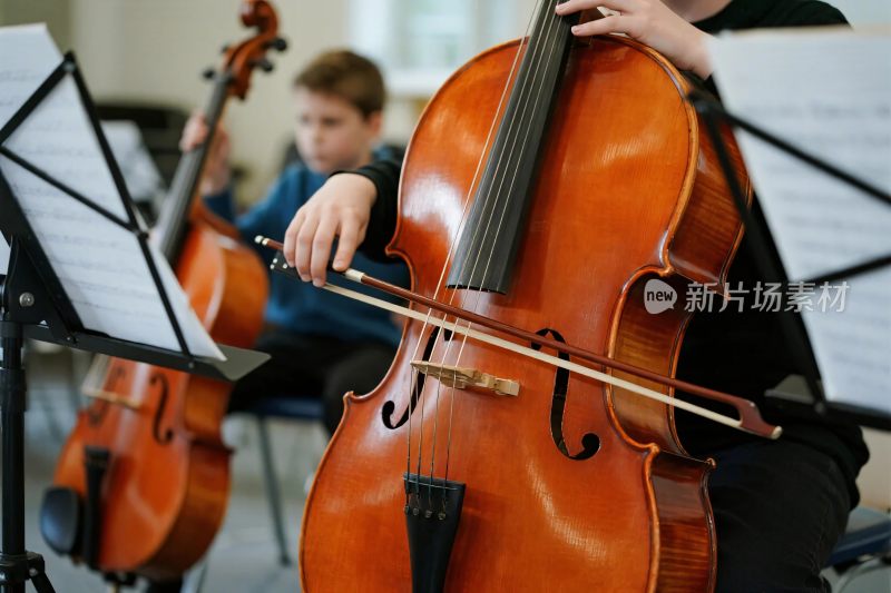 交响乐演奏场景