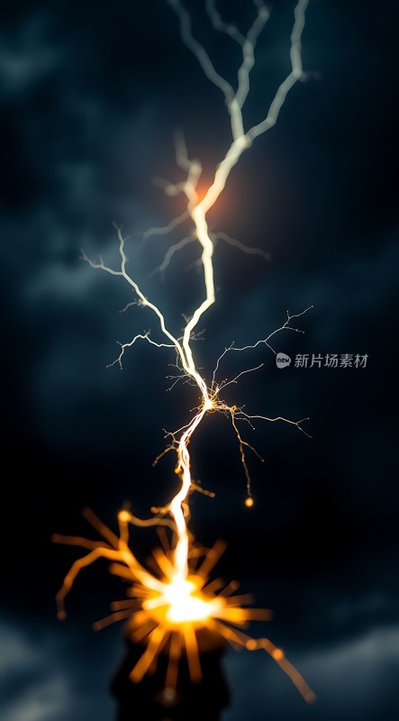 闪电风暴中的光芒