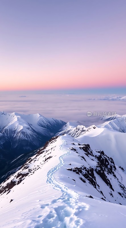 雪域晨曦徒步巅峰