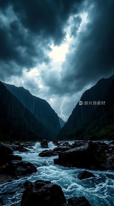 暴风雨中的闪电与河流