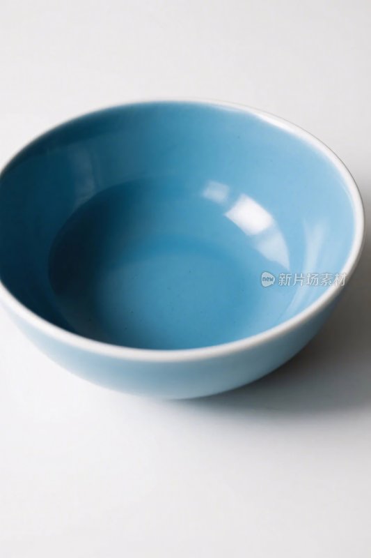 浅蓝色陶瓷碗展示