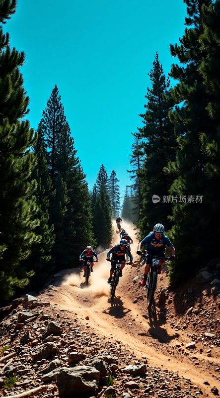 骑行者穿越林间小径挑战自然极限