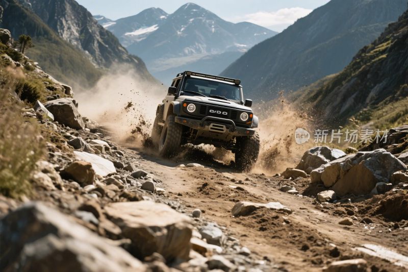 越野汽车行驶在山间土路上