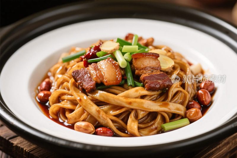 红烧肉拌面美食