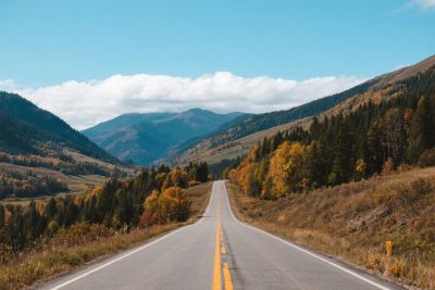 公路远山风景照片