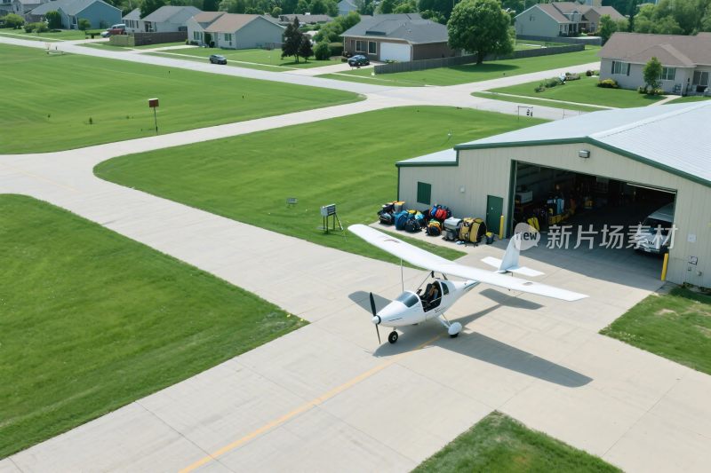 小型飞机与机场场景