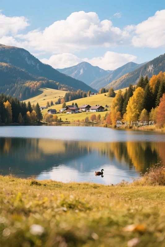 秋日山间湖泊美景