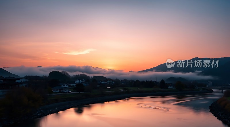 晨曦映照下的宁静乡村风光